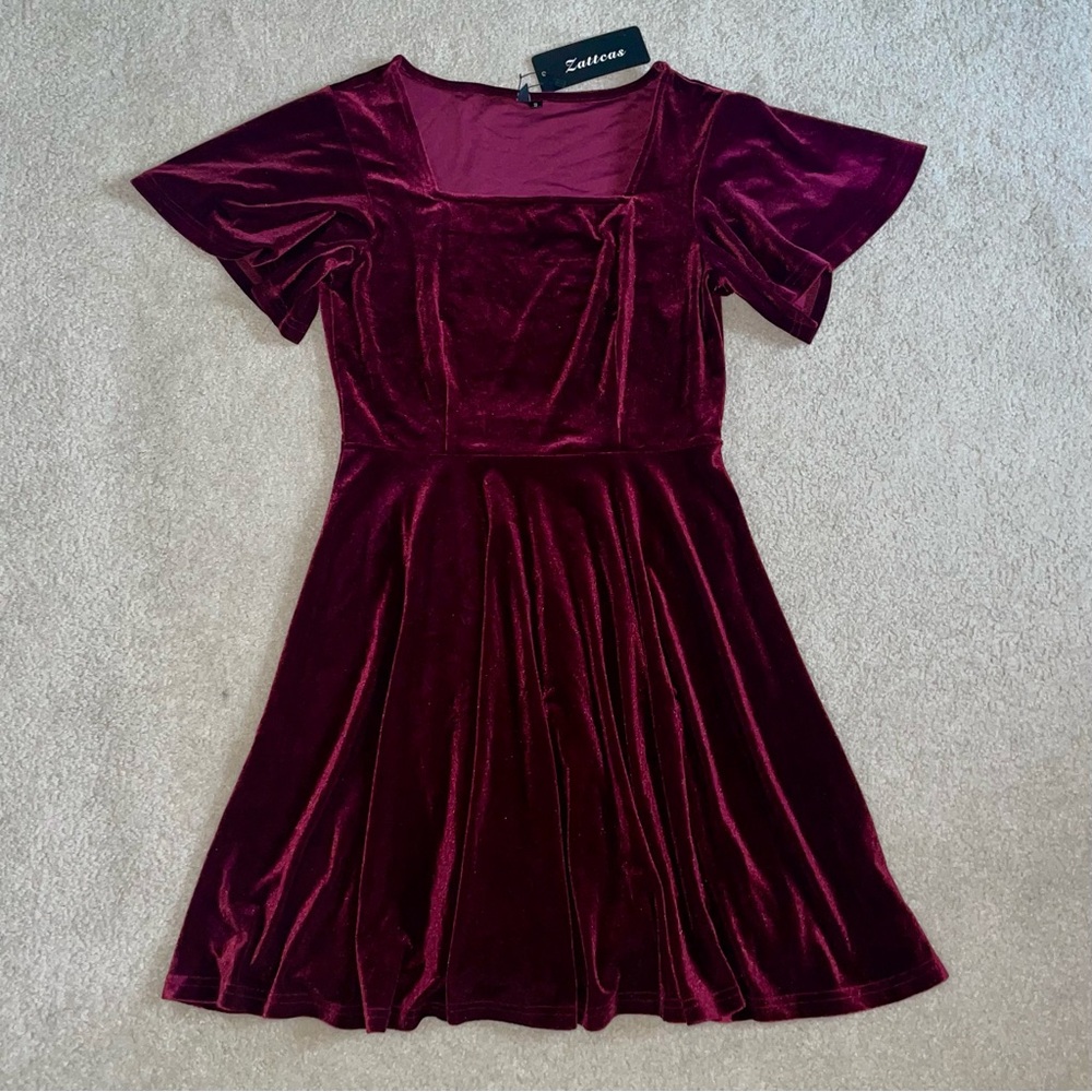 Zattcas Women’s Velvet Knee Length Dress (NEW!)